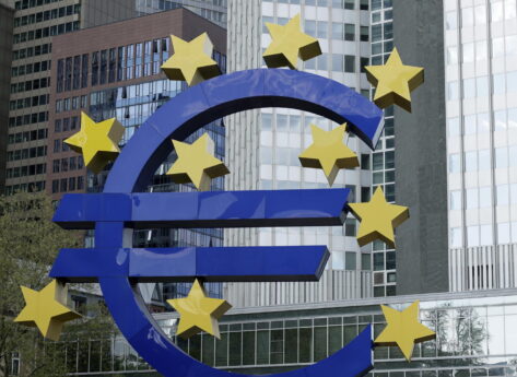 Sell-off dei titoli francesi, i grandi investitori comprano Btp e obbligazioni societarie scommettendo su un contagio limitato