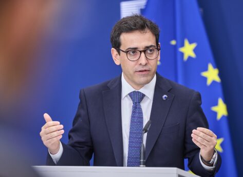 Materie prime critiche, Bruxelles punta su 46 nuovi progetti per ridurre la dipendenza dalla Cina